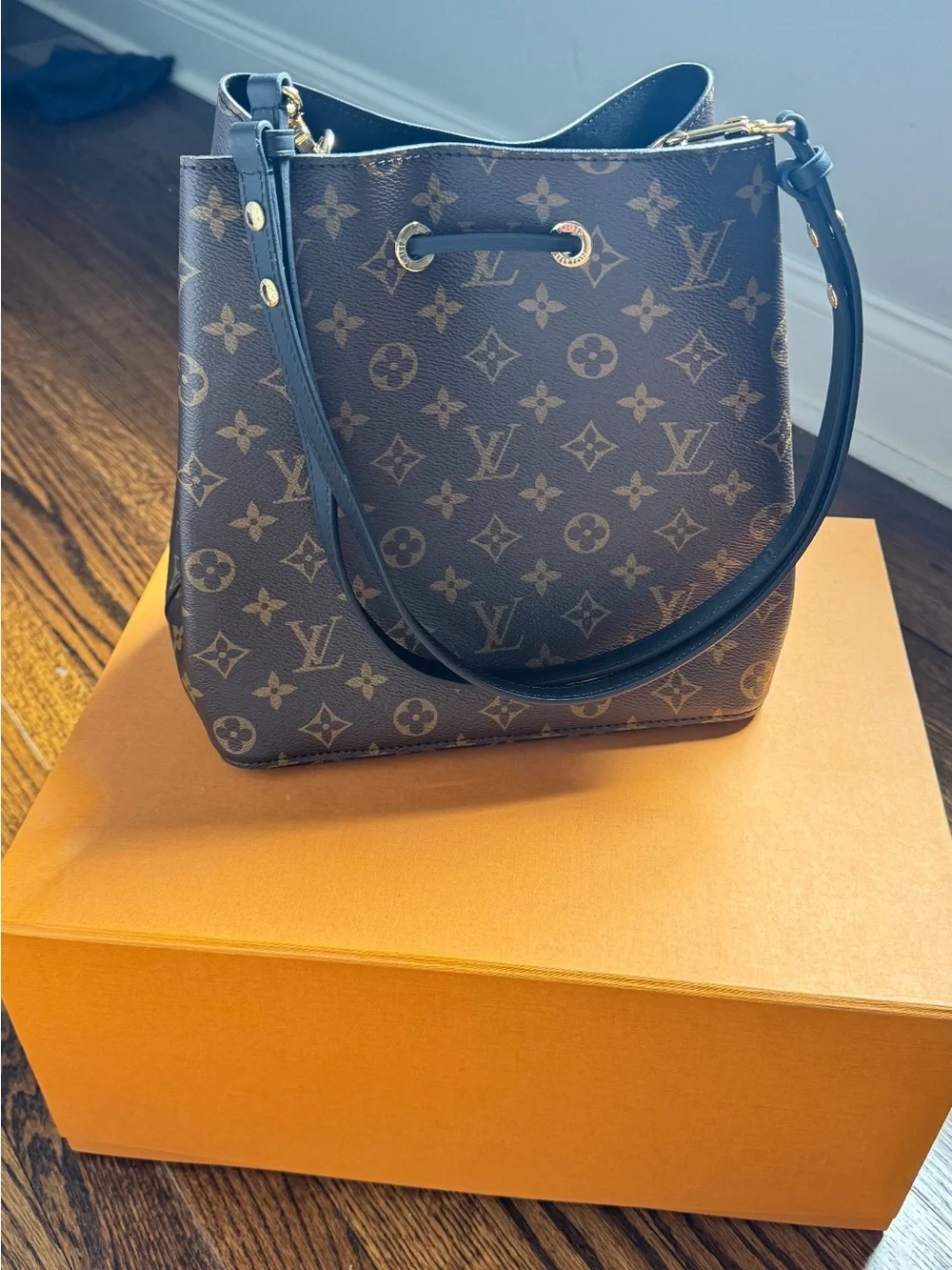 Louis Vuitton Monogram Canvas NéoNoé Bucket Bag in Brown